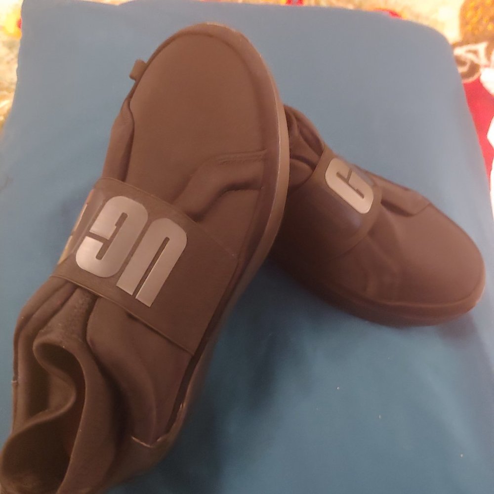 UGG Sneakers